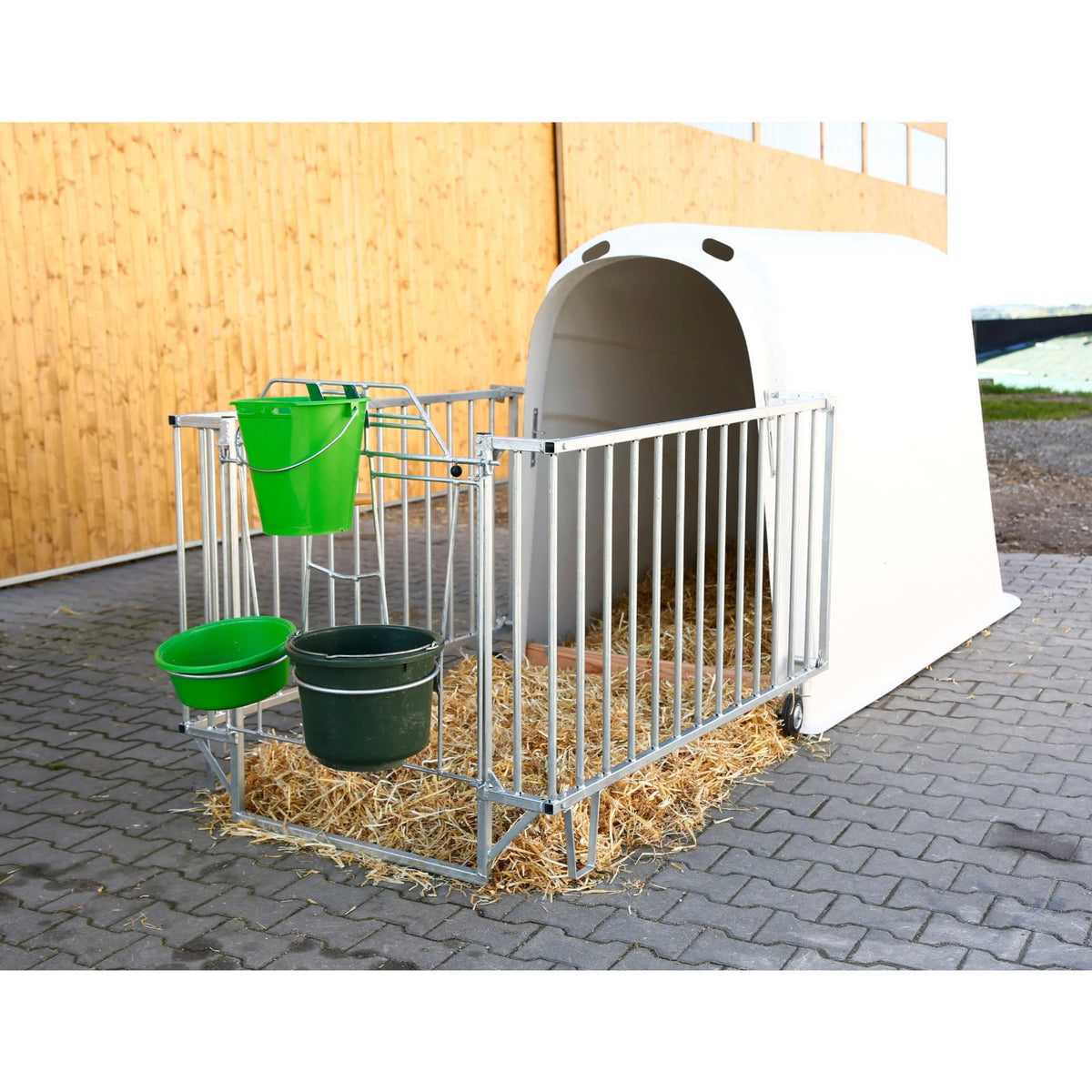 CalfHouse Premium Plus - Större kalvhydda med extra höjd och stabilitet