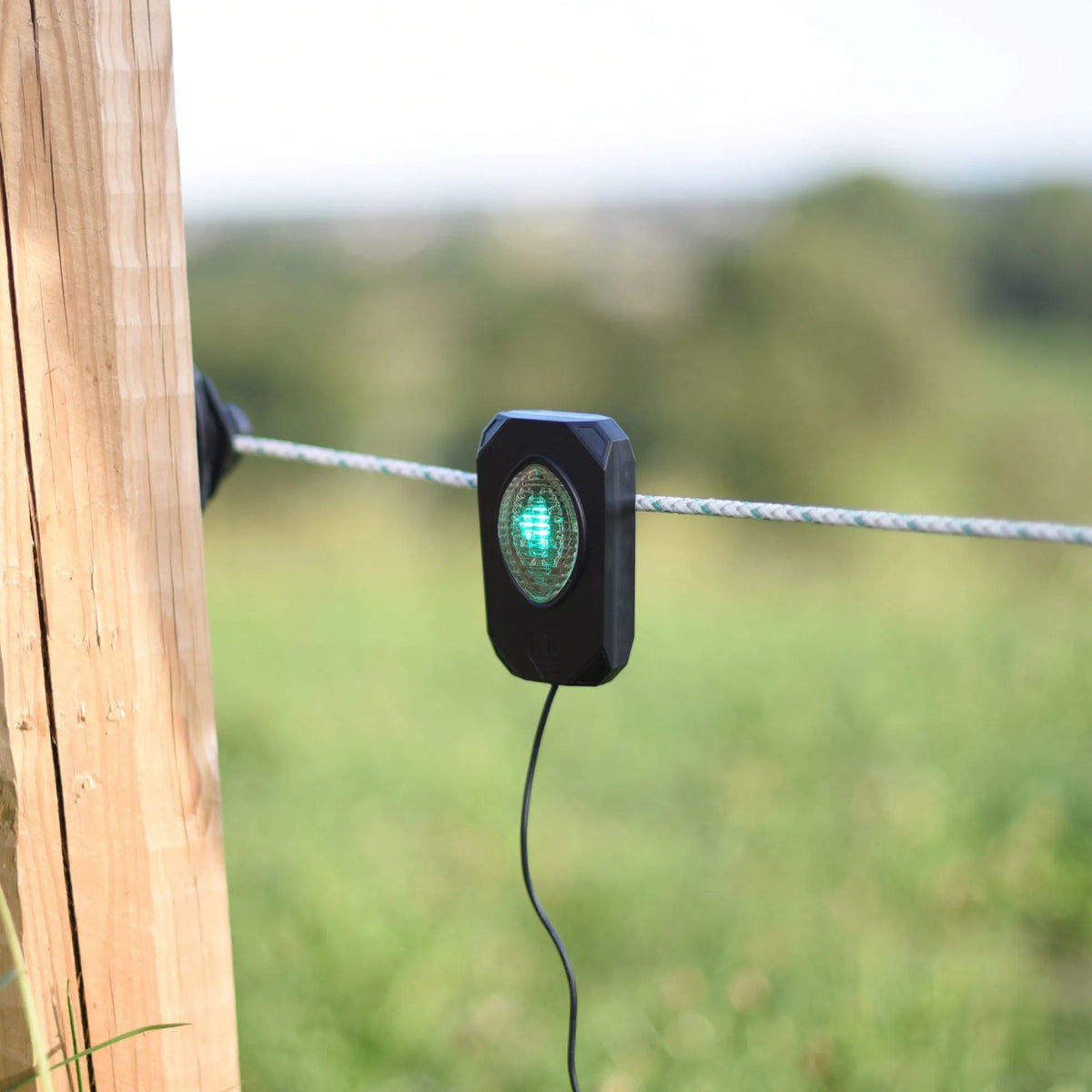 AKO Kontrollampa Pulse Flash – blinkar vid stängselpuls, visar om spänningen är över 3000 V